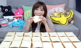 吃下面视频,跟随视频探寻传统佳肴的制作奥秘